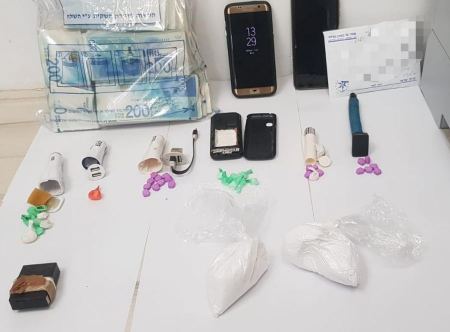 ضبط مخدرات واموال في كفرمندا واعتقال مواطن